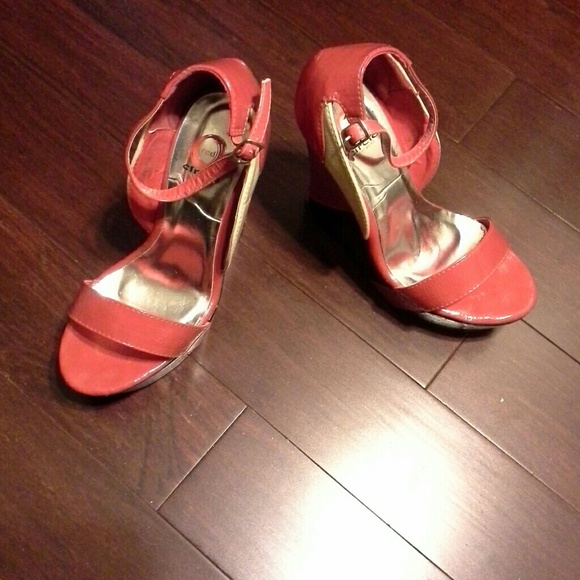 Shoes - Picture 2 of 3